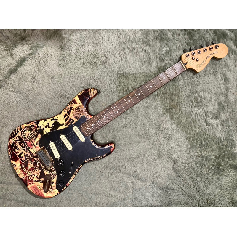 Jual Squier by Fender Stratocaster Obey Graphic Upgrade Gitar Elektrik ...