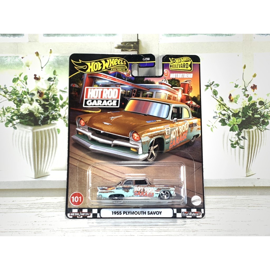 Hot Wheels Boulevard 1955 Plymouth Savoy – Premium Modellauto Im Maßstab 1:64 Mit Metallkarosserie