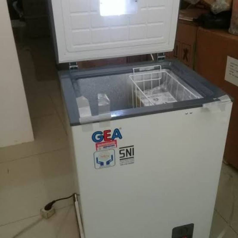 Jual GEA AB 108 R FREEZER BOX 100 LITER / CHEST FREEZER / GEA AB108R ...