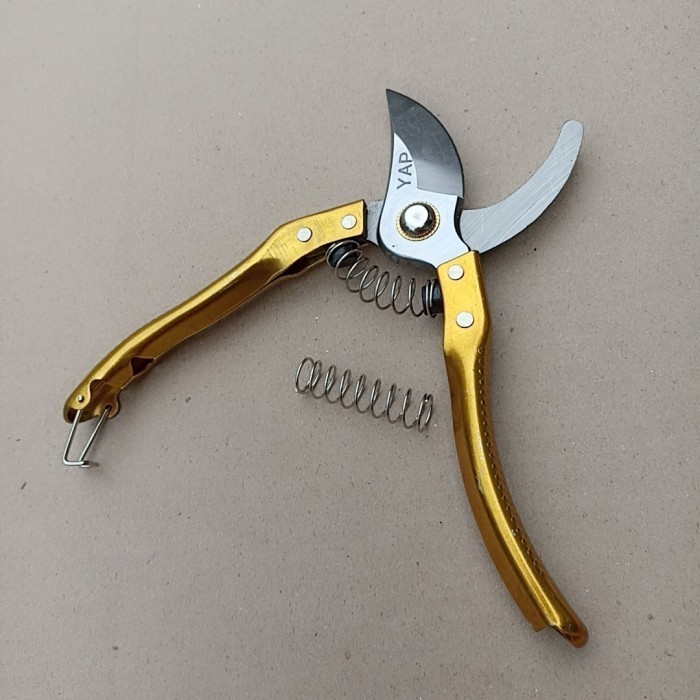 Jual gunting dahan gunting ranting pruning tanaman tebal | Shopee Indonesia