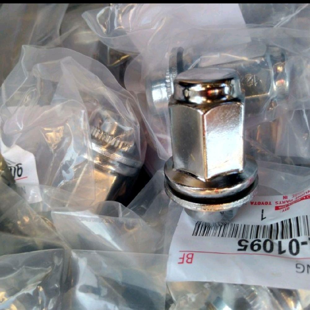 Jual Mur Roda Toyota Innova Fortuner Universal | Shopee Indonesia