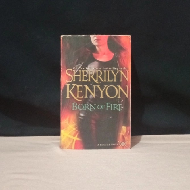 Jual SHERRILYN KENYON - BORN OF FIRE | Shopee Indonesia