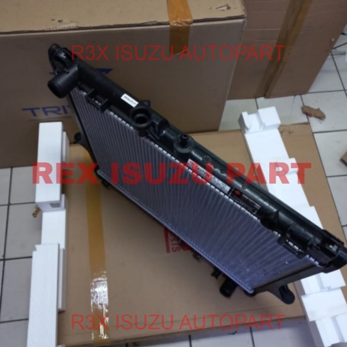 Jual Radiator Isuzu DMAX 3000CC 4JJ 4JH ORI tahun 2001-2012 manual ...