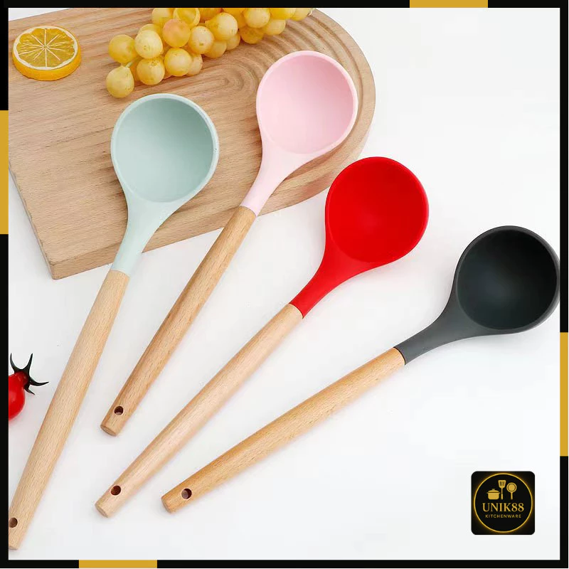 [UNIK88] Silicone Ladle /Sutil Silikon/ Centong/Sendok Sayur Gagang Kayu | AutoStock