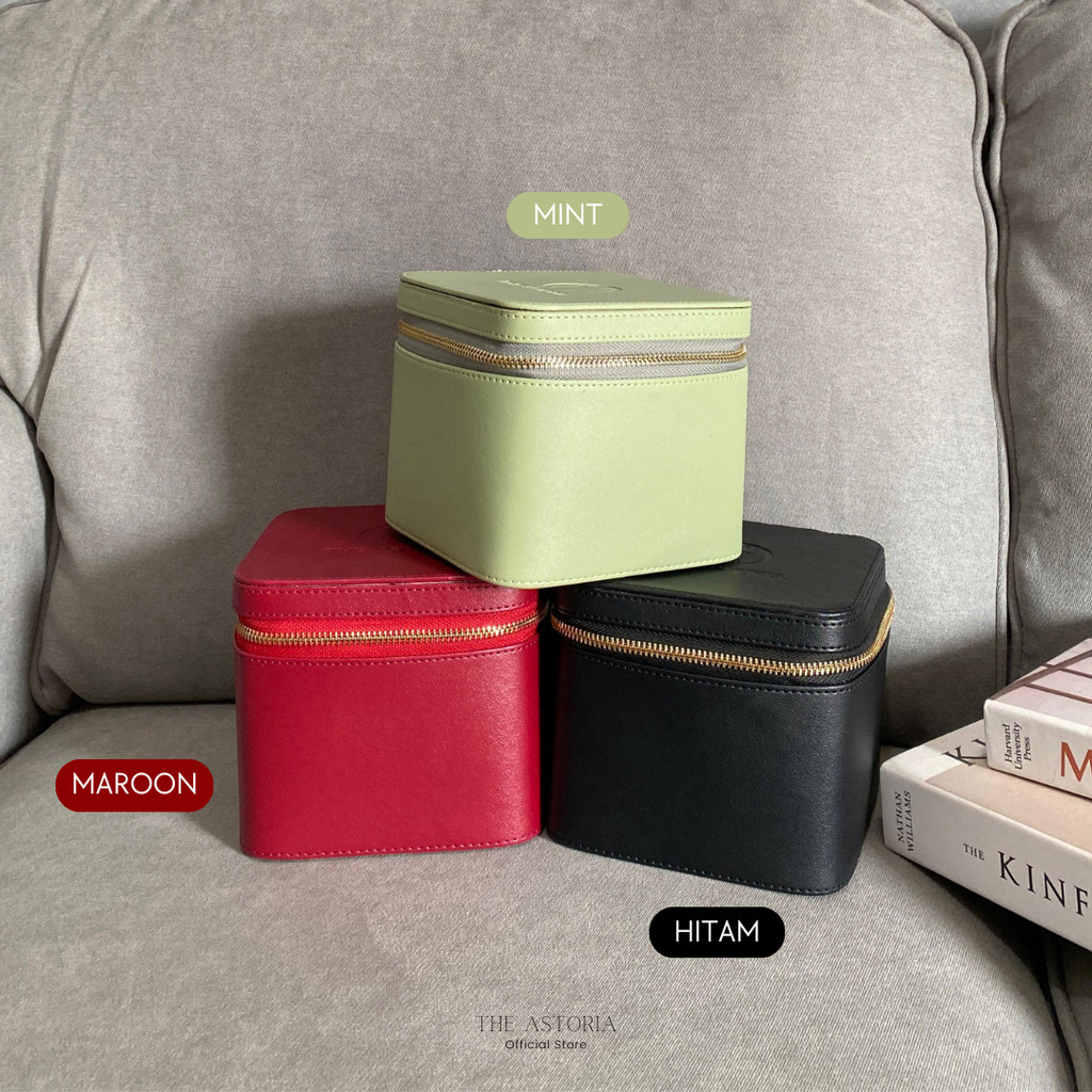 Jual AZURA BOX EMAS BY THE ASTORIA | Shopee Indonesia