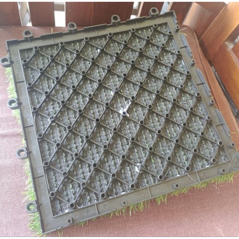 Jual DECKING TILE LANTAI RUMPUT SINTETIS UKURAN 30X30 CM TIPE SWISS ...