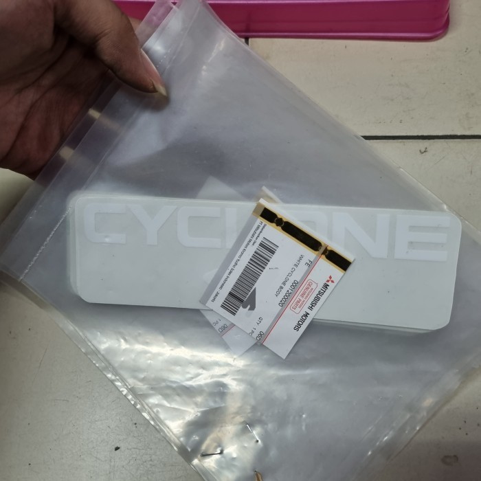 Jual Sticker CYCLONE Asli Mitsubishi L300 berkualitas | Shopee Indonesia