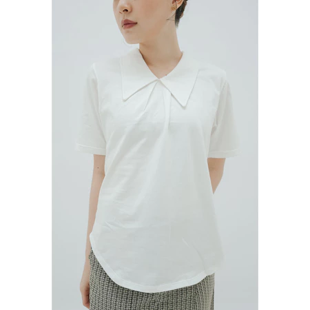  Yura Tshirt Top in White 