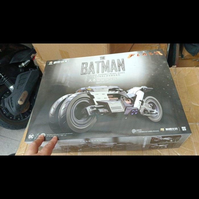 Jual Modoking DC 1/2 The Flash Movie Batman Ben Affleck and BatCycle ...