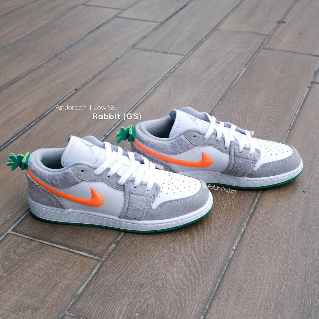 Jual Nike Air Jordan 1 Low SE Grey Rabbit (GS) 100% Original Guarantee ...
