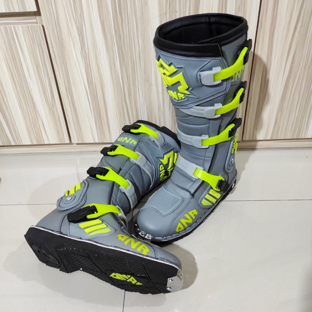 Jual QNR - SEPATU CROSS QNR ORIGINAL PRODUK NEW TRAIL GREY FLOU SEPATU ...