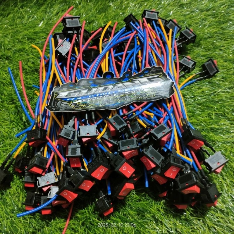 Jual SAKLAR SWITCH ON-OFF 2 KAKI UNIVERSAL | Shopee Indonesia