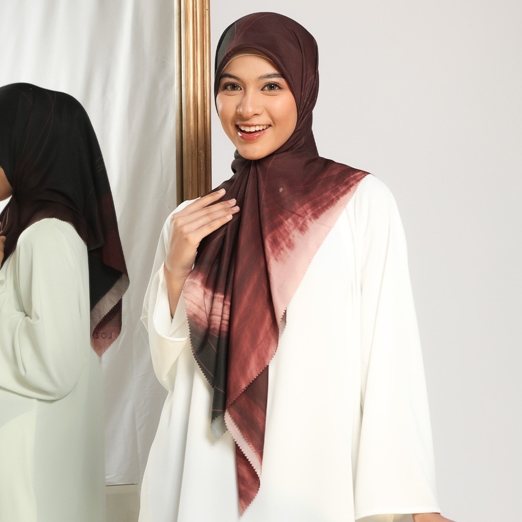 Lozy Hijab Aurel Scarf Exclusive Pattern (Hijab Square Segiempat Motif)