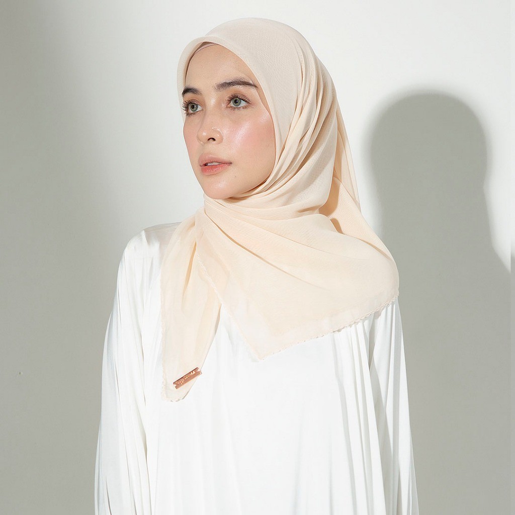 Lozy Hijab Paris Embroidery Signature Square Lozy X Hamidah (Hijab Segiempat Bahan Paris Japan Premium)