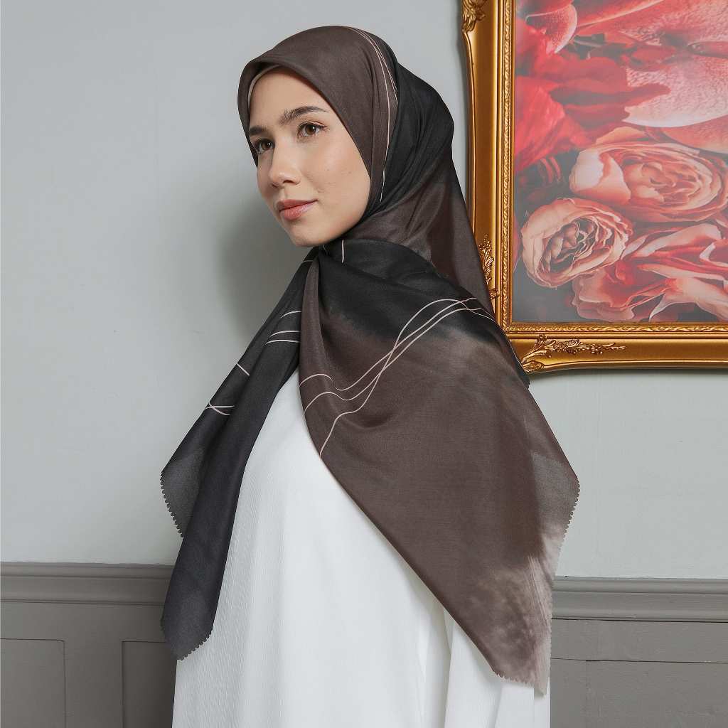 Lozy Hijab Aurel Scarf Exclusive Pattern (Hijab Square Segiempat Motif)