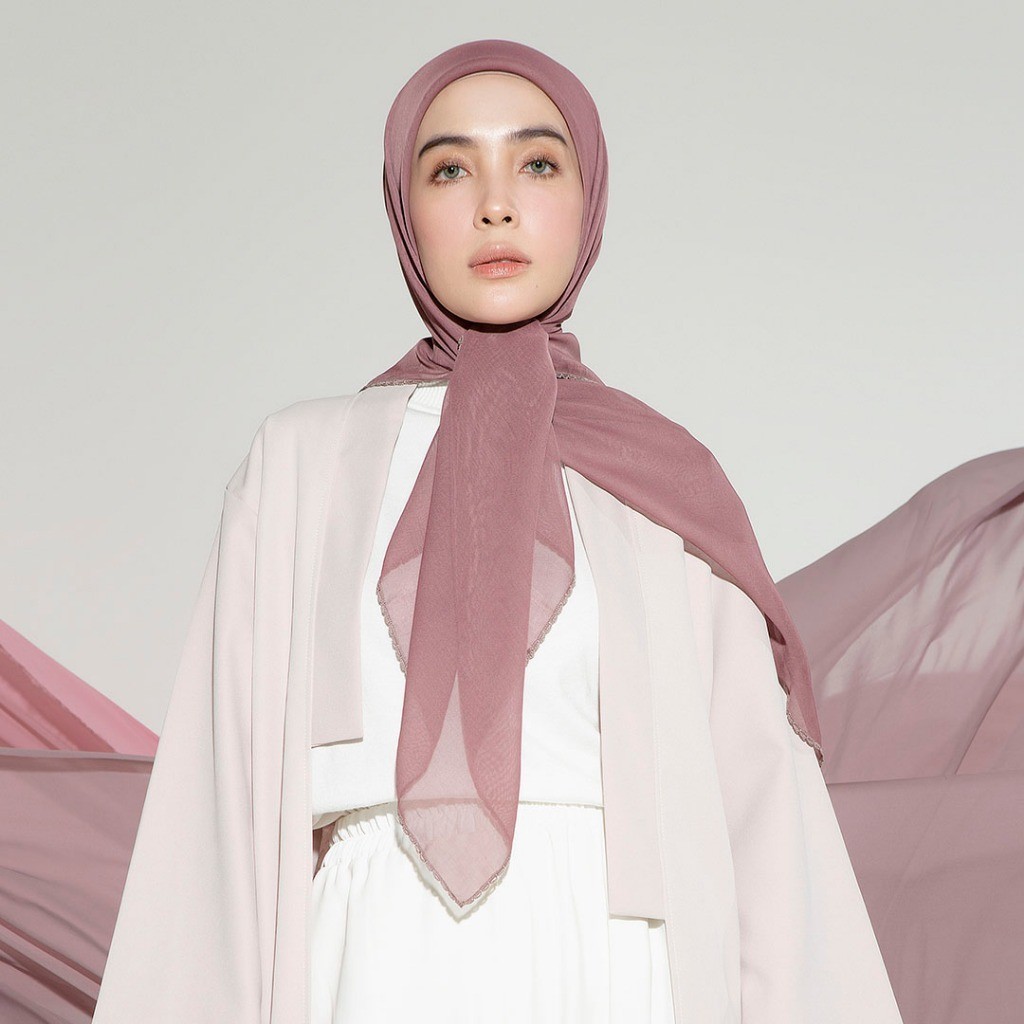 Lozy Hijab Paris Embroidery Signature Square Lozy X Hamidah (Hijab Segiempat Bahan Paris Japan Premium)