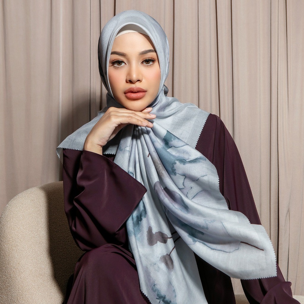 Lozy Hijab Aurel Scarf Exclusive Pattern (Hijab Square Segiempat Motif)
