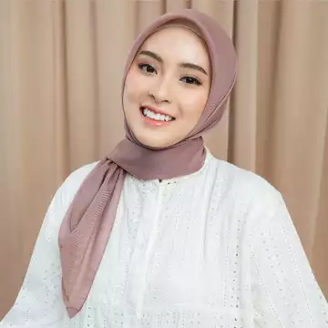 Lozy Hijab Bianca Paris Voal Square Lozy X Bianca Kartika (Hijab Segiempat Bahan Paris Voal)