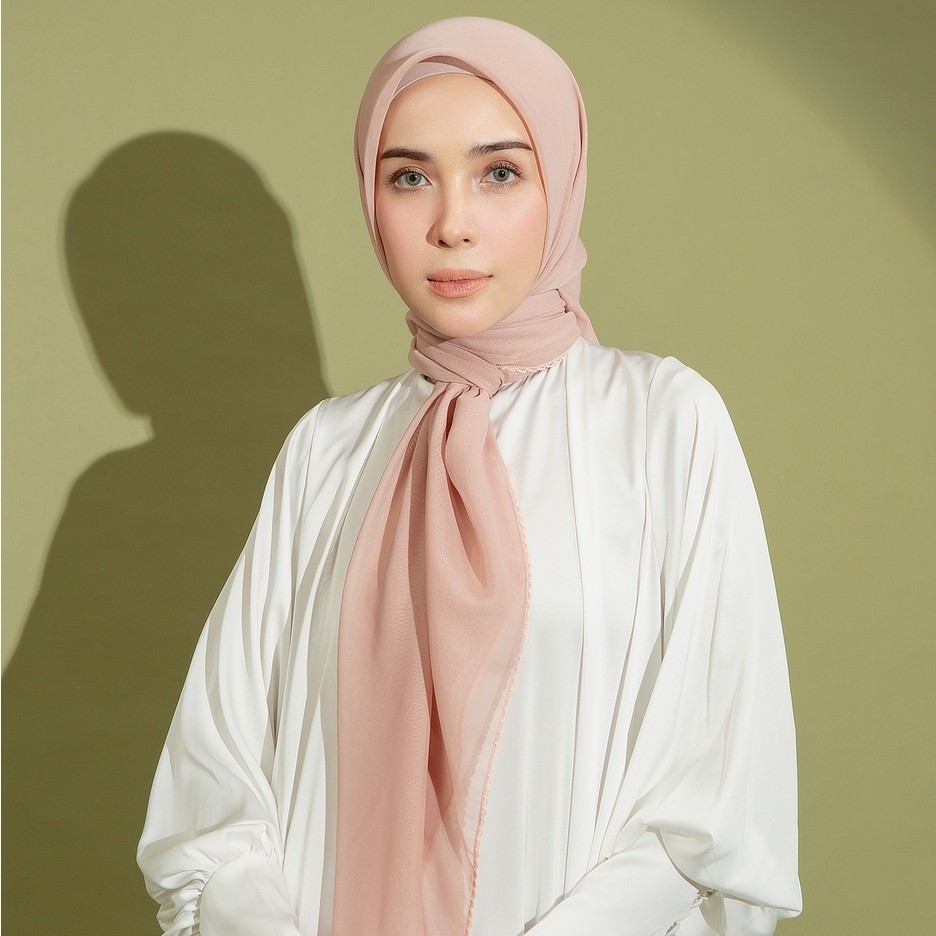 Lozy Hijab Paris Embroidery Signature Square Lozy X Hamidah (Hijab Segiempat Bahan Paris Japan Premium)