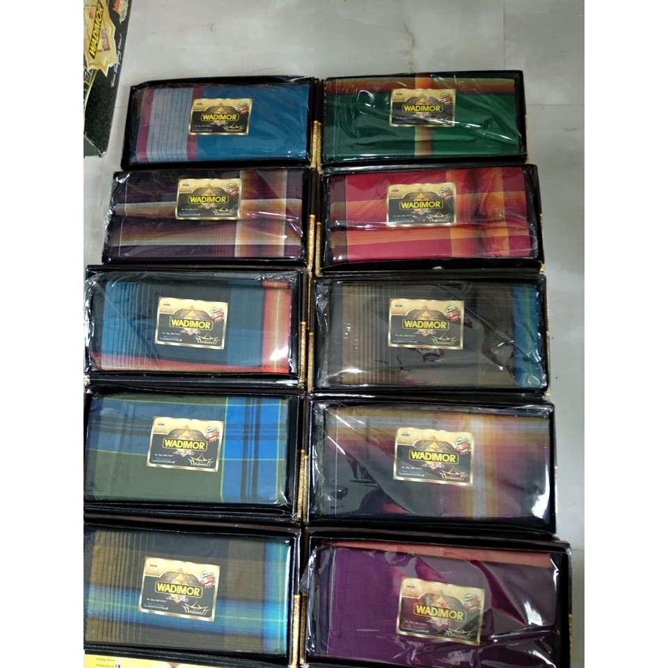 Sarung WADIMOR Klir Motif Padang Horison Tiga Dara Kain Samping Tenun Kotak Kotak2 Dewasa Pria Laki Cowok Sholat Solat Shalat Salat Santri Remaja Jumbo Harga Grosir Kodian Murah Warna Gelap Biru Merah Coklat Hijau Hadiah Haji Samping Untuk Peci Baju Koko
