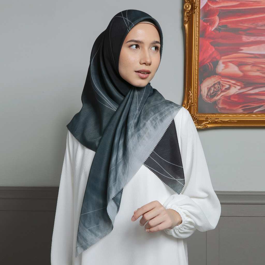 Lozy Hijab Aurel Scarf Exclusive Pattern (Hijab Square Segiempat Motif)