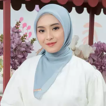 Lozy Hijab Bianca Paris Voal Square Lozy X Bianca Kartika (Hijab Segiempat Bahan Paris Voal)