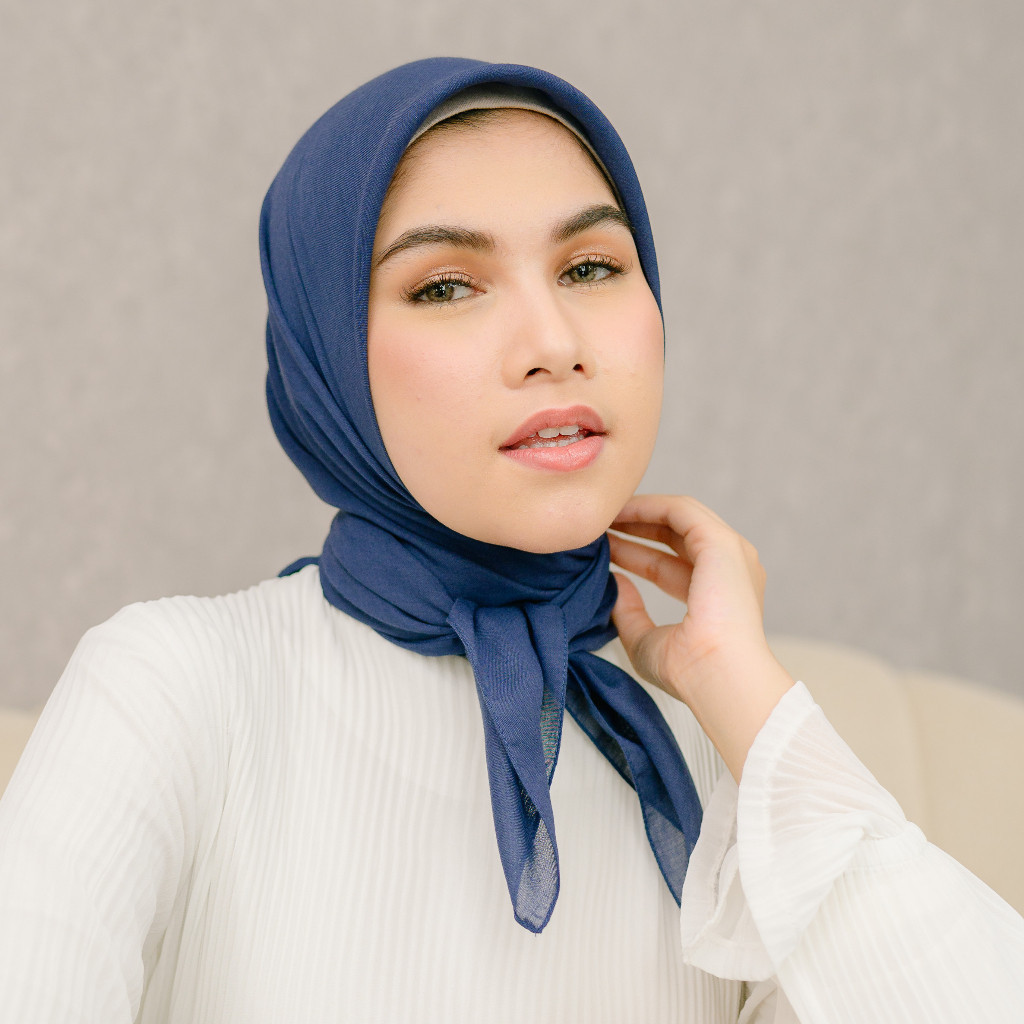 Lozy Hijab Theya Voal Square (Hijab Segiempat Bahan Voal Premium)