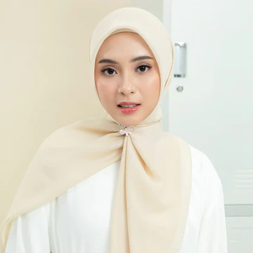 Lozy Hijab Bianca Paris Voal Square Lozy X Bianca Kartika (Hijab Segiempat Bahan Paris Voal)