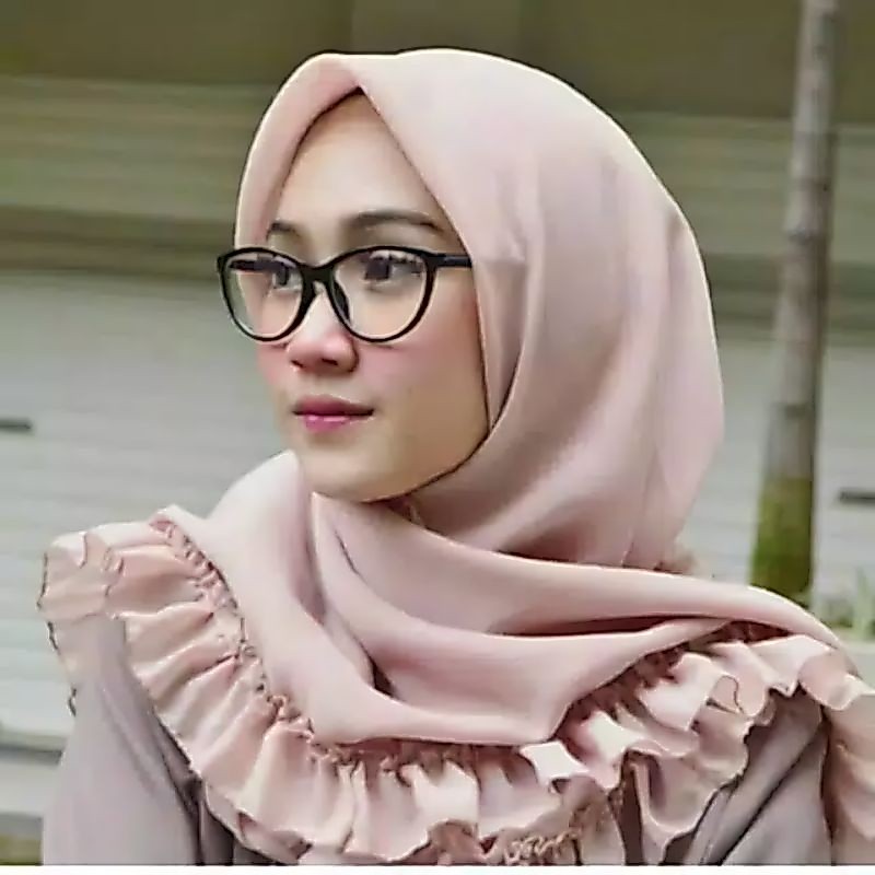 Segi Empat Bella Rempel Kriwil