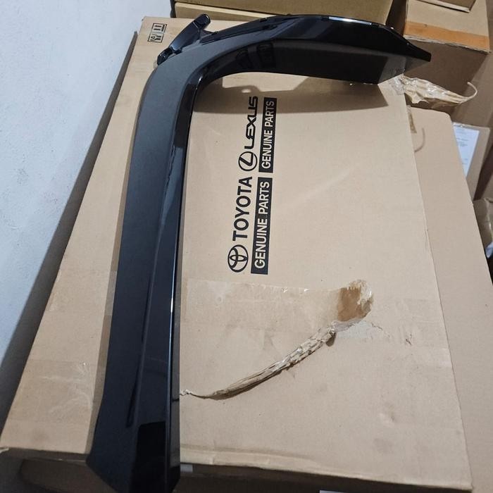 Jual spoiler moulding quatrer belakang kaca bagasi innova zenix 2022 ...