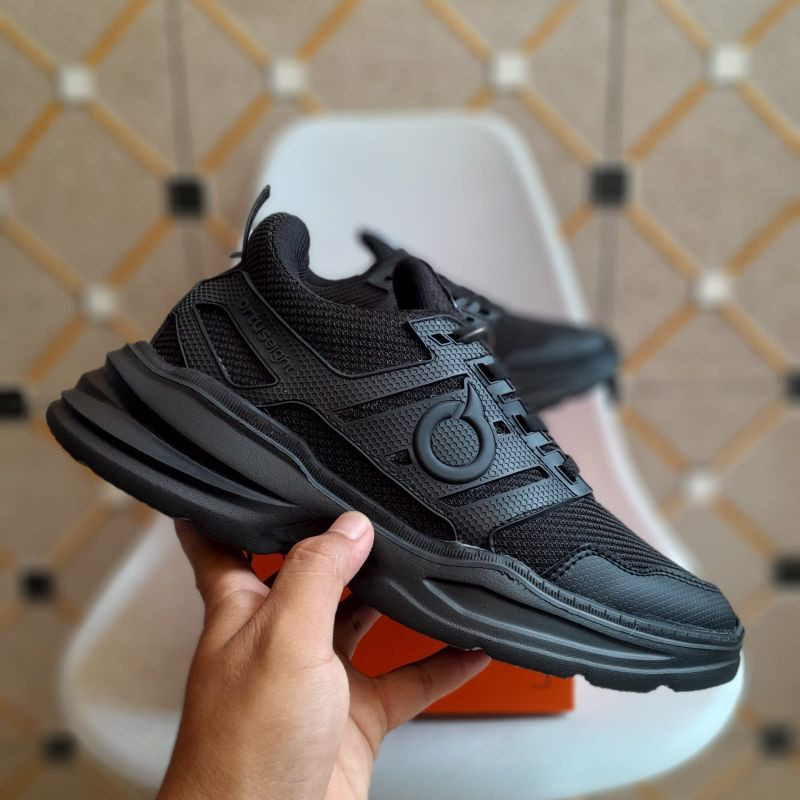 Jual Sepatu Runing Ortuseight Hitam Polos Sepatu Sekolah Anak Dan ...