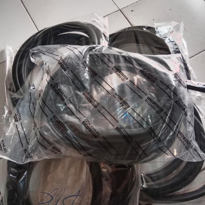 Jual paket karet balon body INNOVA 2005 - 2014 full body original ...