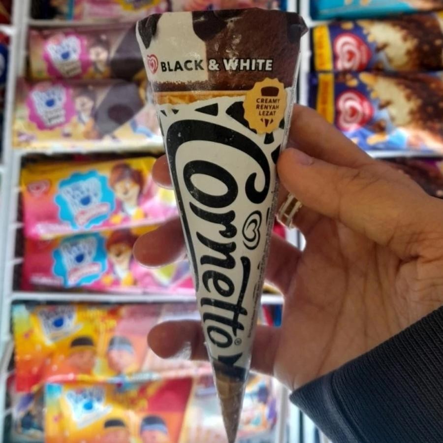 Jual Wall's CORNETTO Ice Cream Es Krim Rasa BLACK & WHITE | Shopee ...
