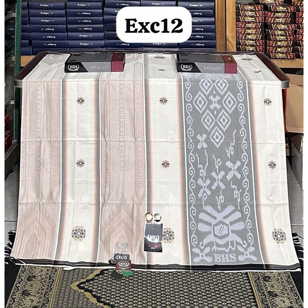 Jual Sarung bhs excellent silver & Gold motif sga sta sgf songket ...