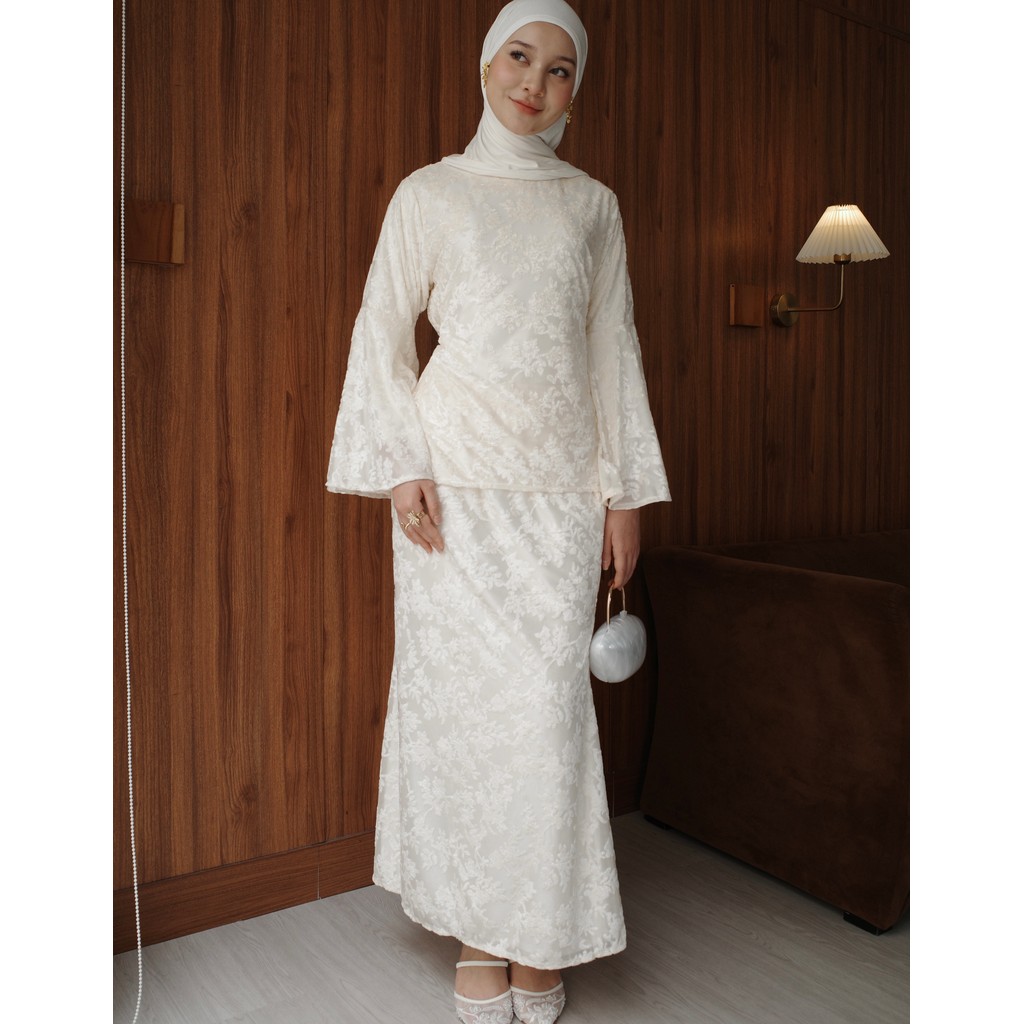 Jual LEVIORA | MERAYU Luxe Velvet One Set (Setelan Atasan Rok Kondangan ...