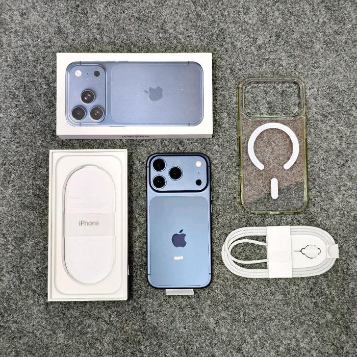 Apple iPhone 17 Pro 256Gb Garansi Resmi Hingga November 2026 dengan Kamera Tripl
