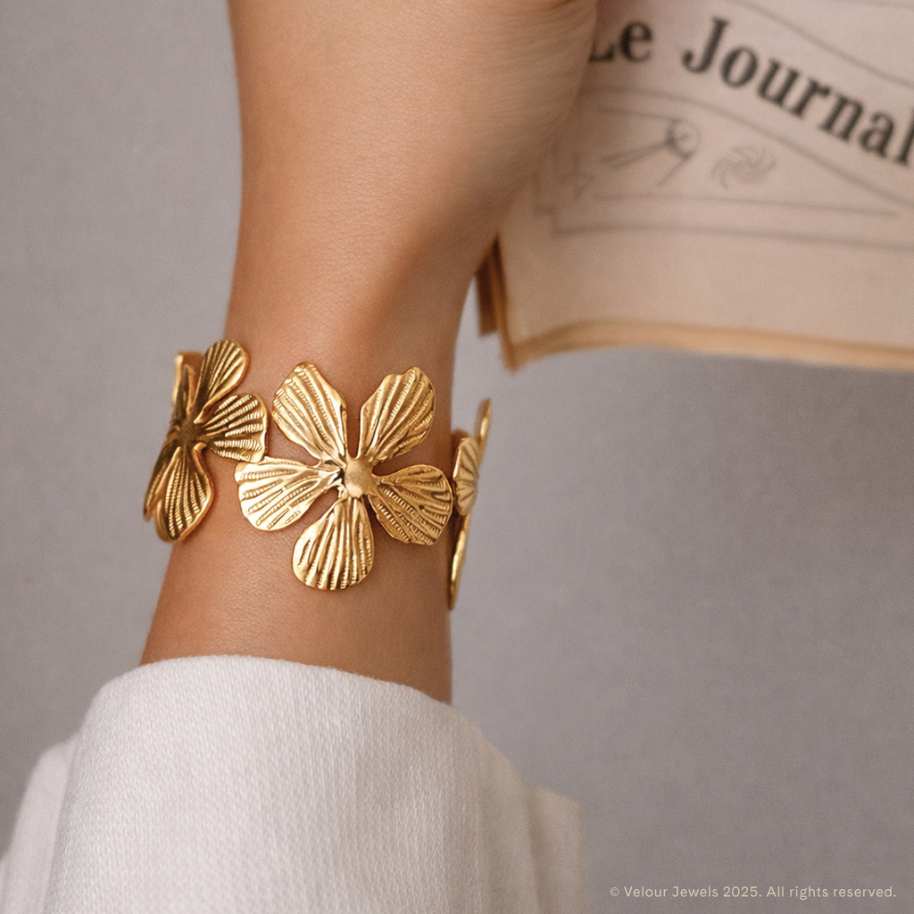 Jual Gemma Petale Flower Bangle Cuff Bracelet — 18K Gold Plated ...