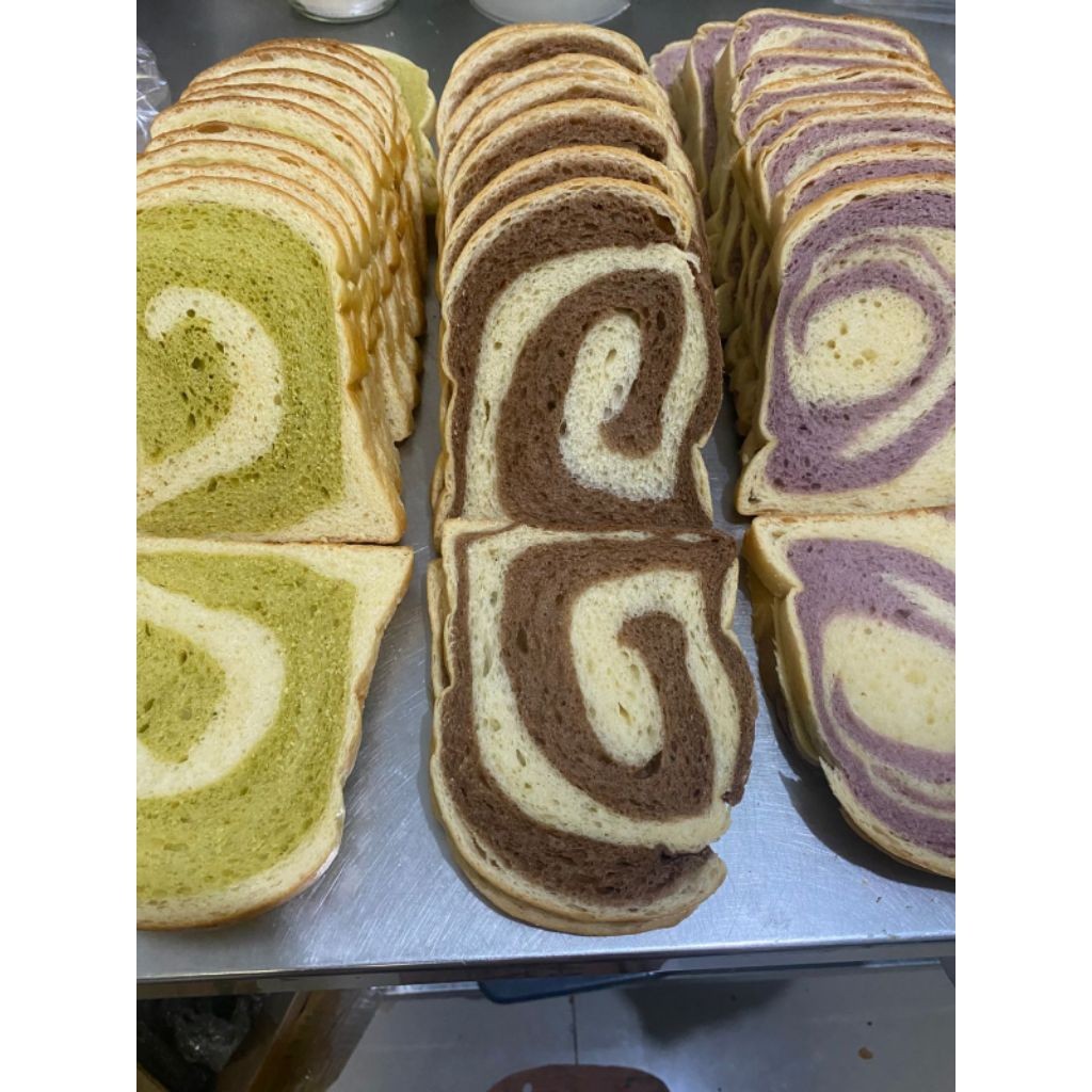 Jual Sera Kitchen Choco Swirl Loaf | Pandan Swirl Loaf | Ubee Swirl ...