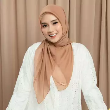 Lozy Hijab Bianca Paris Voal Square Lozy X Bianca Kartika (Hijab Segiempat Bahan Paris Voal)