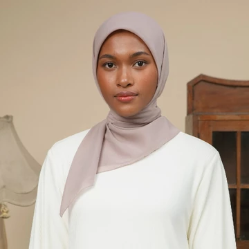 Lozy Hijab Nala Voal Square (Hijab Segiempat Bahan Voal Premium)