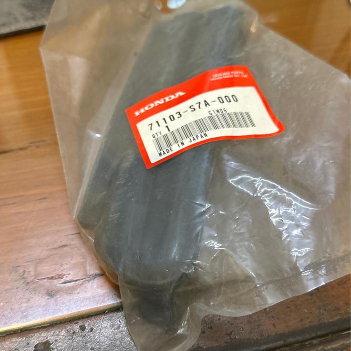 Jual Honda Genuine 71103-S7A-000 Garnish tutup bemper DEPAN KANAN BAWAH ...