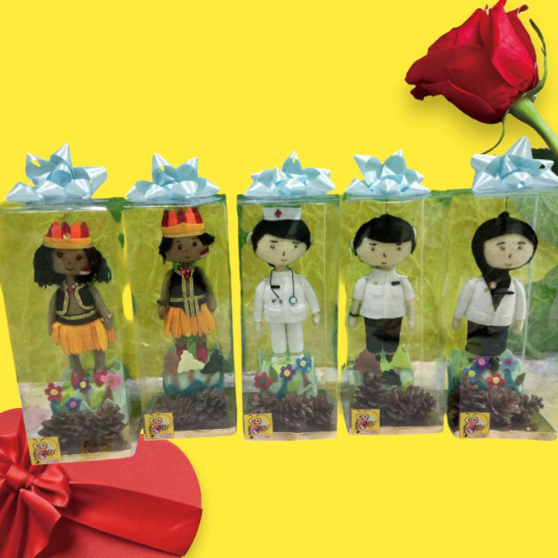 Jual Boneka profesi dan Adat | Shopee Indonesia