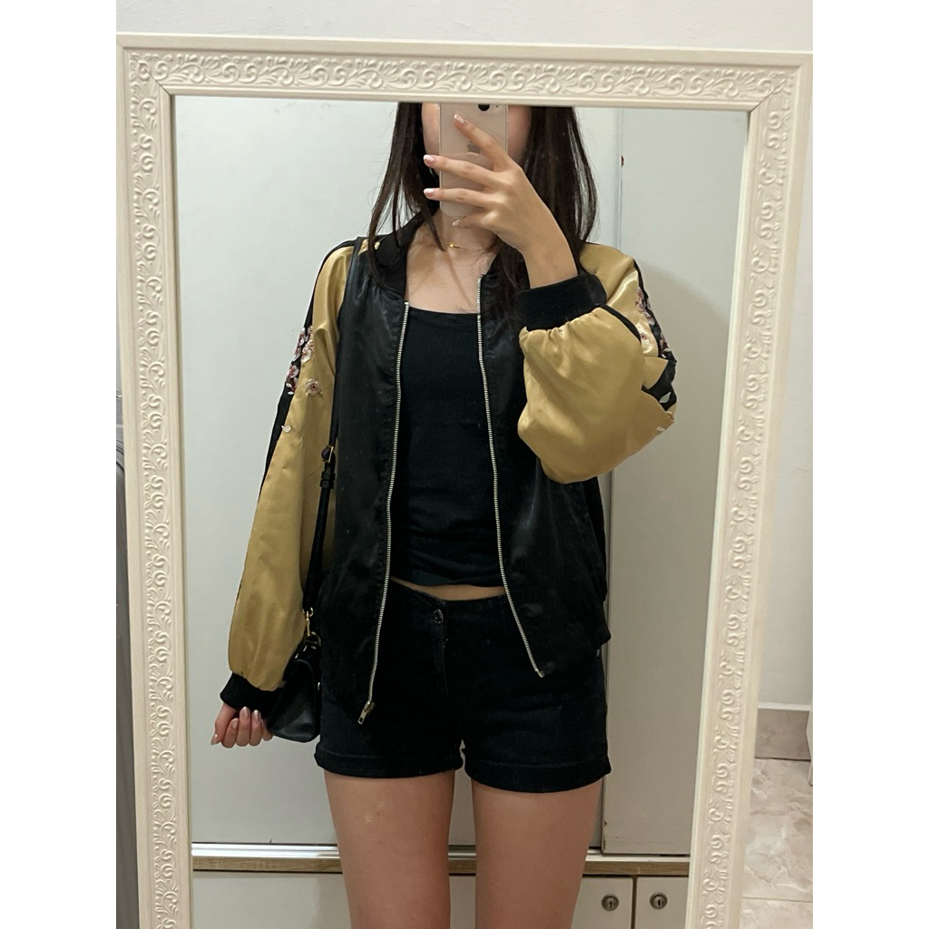 Jual [Preloved] Bomber jacket gold satin preloved jaket bomber bordir ...