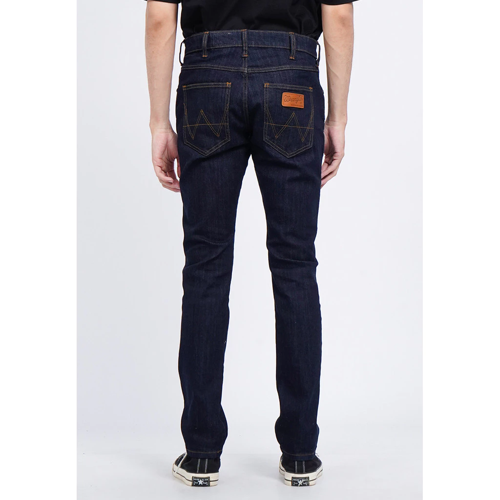 Celana Jeans Pria Skinny Straight Dark Blue Stretch Premium Wrangler foto 2