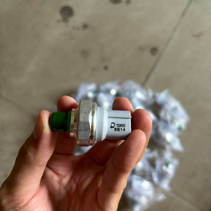 Jual Lps Low Pressure Switch Avanza Xenia Rush Innova Fortuner Panther ...