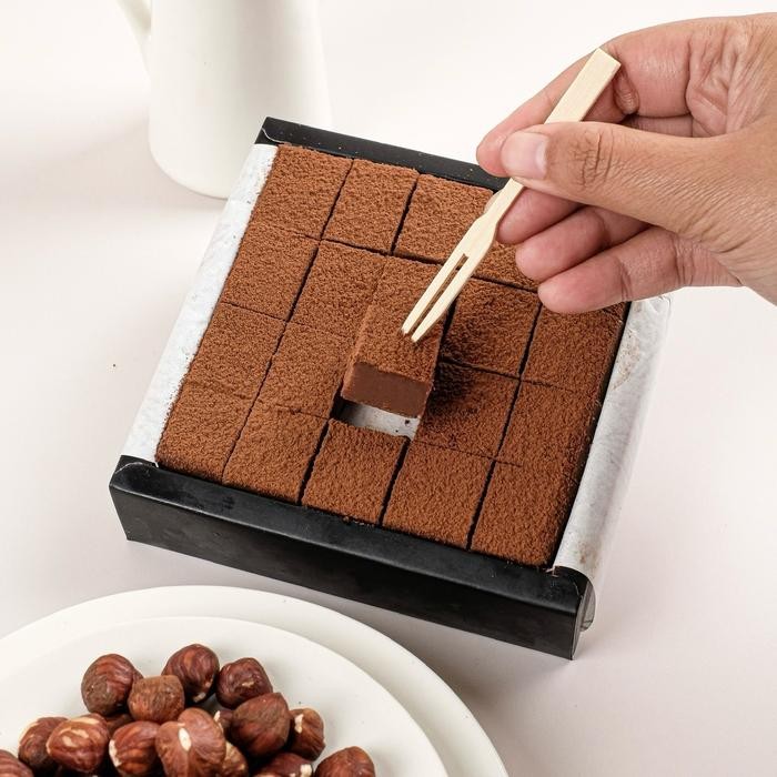 Jual ORIGINAL! Falala Hazelnut Chocolate Small (Japanese Nama Chocolate ...
