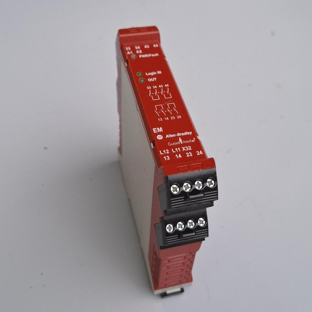 Jual safety relay Allen bradley 440R-EM4R2 second | Shopee Indonesia