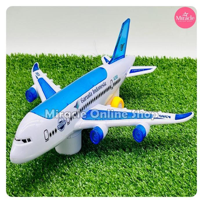 Jual GROSIR MAINAN PESAWAT BATERAI PLANE PESAWAT GARUDA INDONESIA ...
